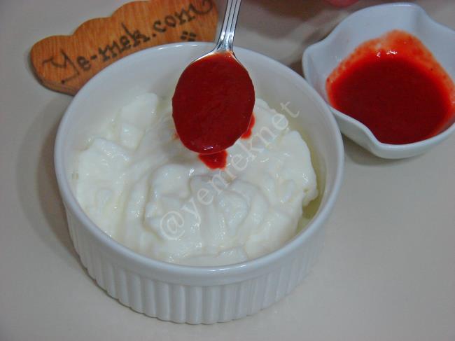 Göbek Eriten Acılı Yoğurt Kürü - Yapılışı (4/12) 