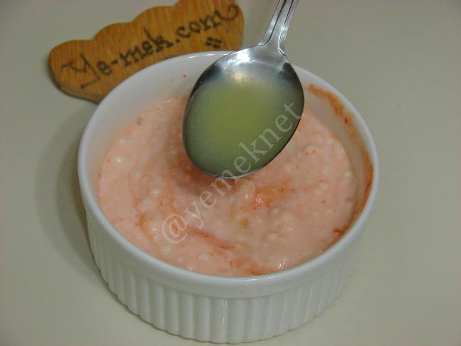 Göbek Eriten Acılı Yoğurt Kürü - Yapılışı (7/12) 