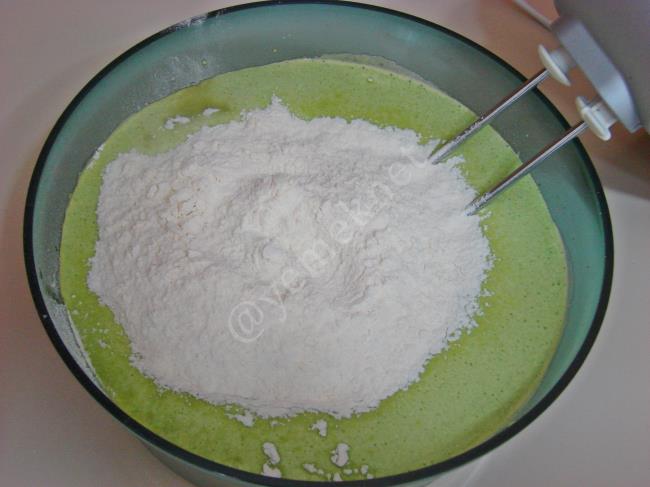 Ispanaklı Kek - Yapılışı (9/20) 