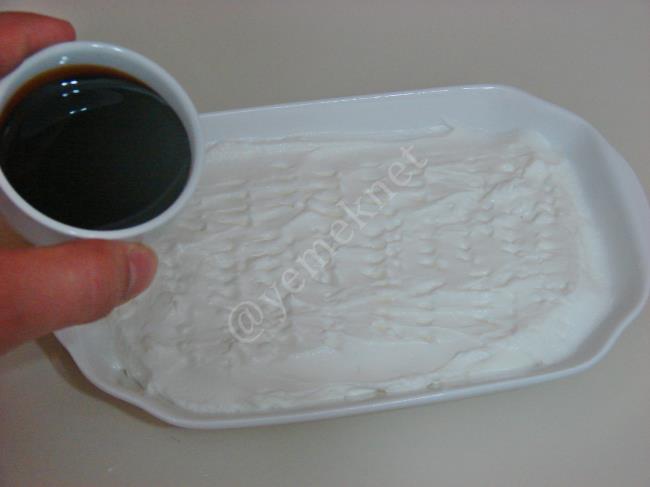 Kahvaltılık Pekmezli Yoğurt - Yapılışı (4/8) 