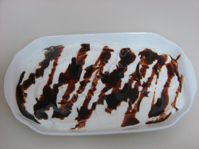 Kahvaltılık Pekmezli Yoğurt - Yapılışı (5/8) 