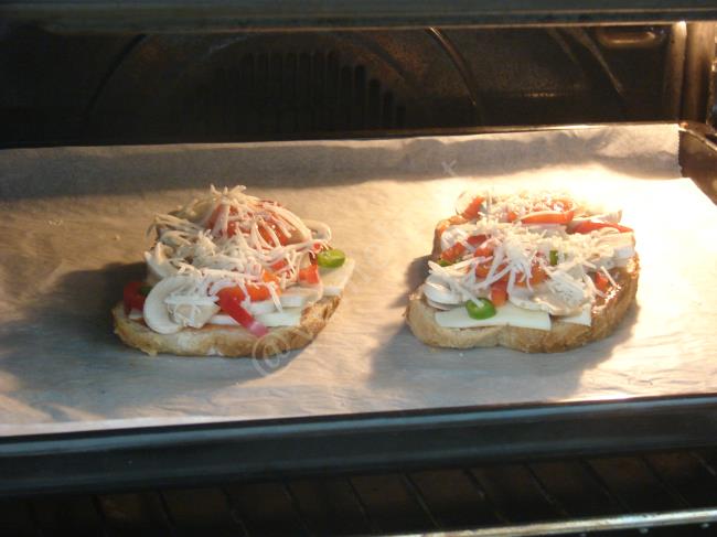 Mantarlı Ekmek Dilimleri - Yapılışı (9/12) 