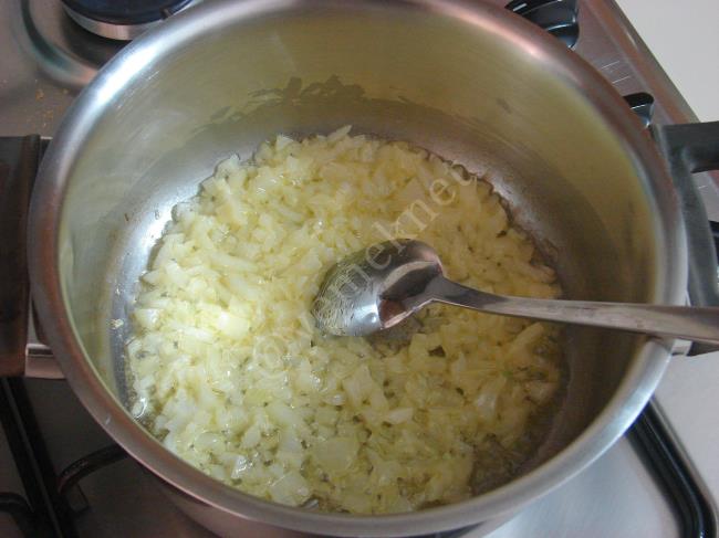 Sütlü Bulgur Pilavı - Yapılışı (3/12) 