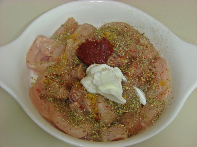Tavada Soslu Çıtır Tavuk - Yapılışı (4/12) 