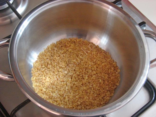 Yoğurtlu Bulgur Çorbası - Yapılışı (2/12) 