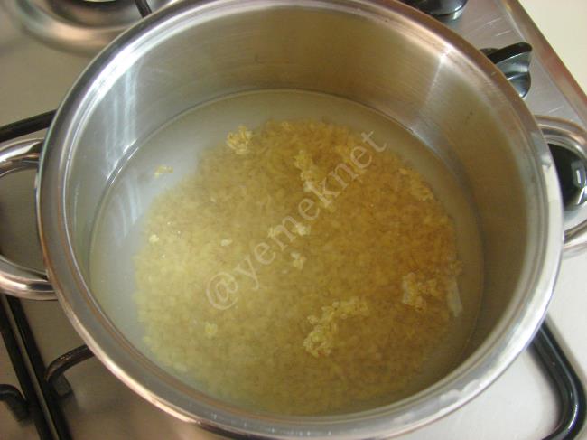 Yoğurtlu Bulgur Çorbası - Yapılışı (3/12) 