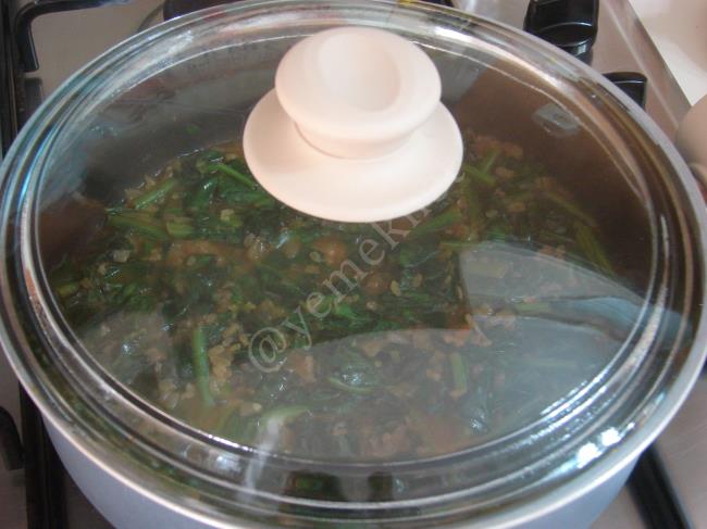 Bulgurlu Ispanak Yemeği - Yapılışı (7/12) 