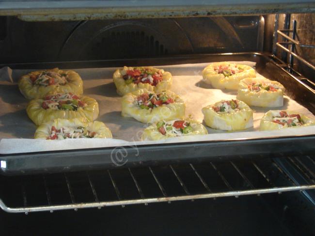 Hazır Yufkadan Kuş Yuvası Böreği - Yapılışı (13/16) 