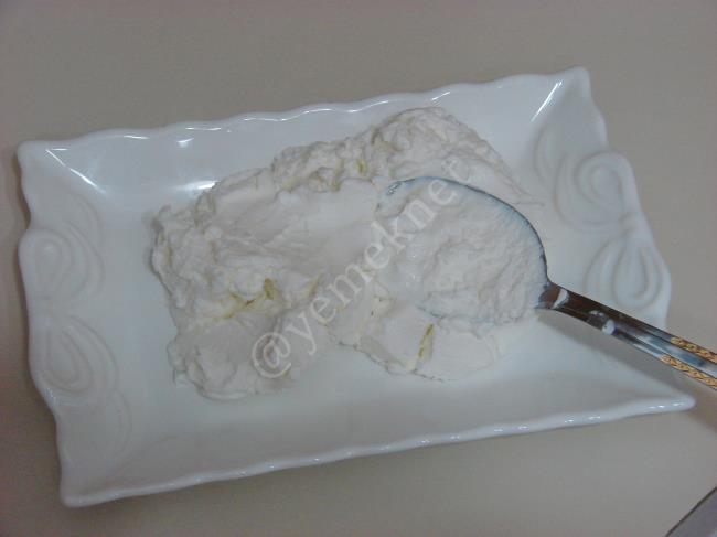 Kahvaltılık Ballı Süzme Yoğurt - Yapılışı (2/8) 