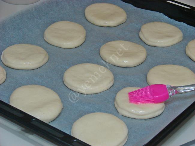 Kahvaltılık Pofuduk Ekmek - Yapılışı (7/12) 