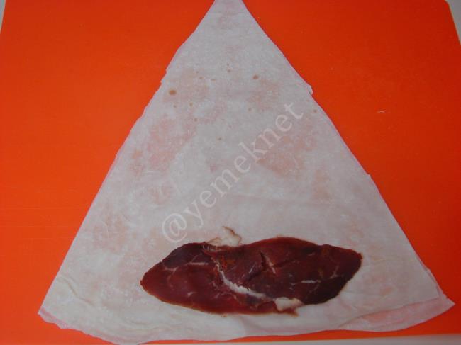 Paçanga Böreği - Yapılışı (3/12) 