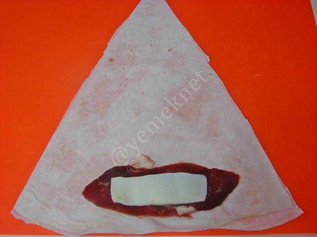 Paçanga Böreği - Yapılışı (4/12) 