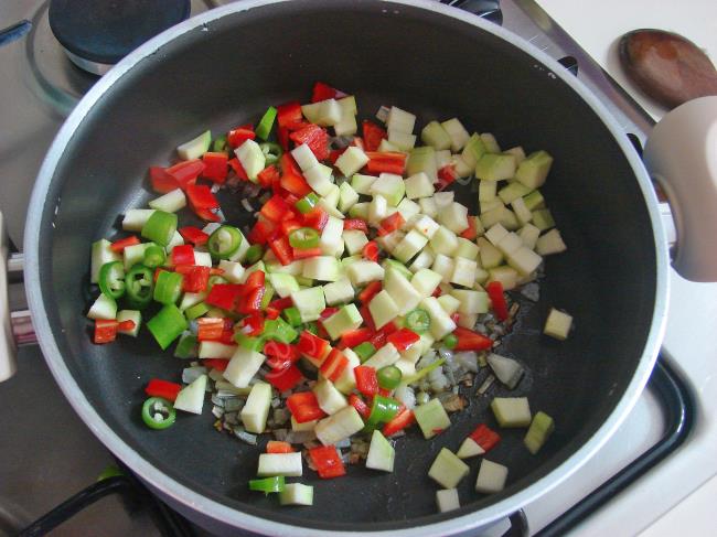 Sebzeli Tavuk Sote - Yapılışı (3/12) 