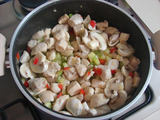 Sebzeli Tavuk Sote - Yapılışı (8/12) 