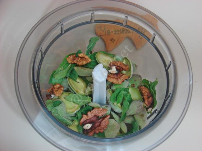 Yoğurtlu Çağla Mezesi - Yapılışı (5/12) 