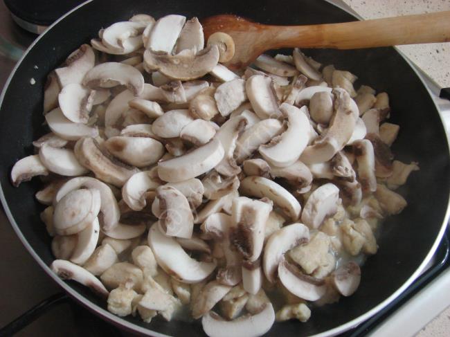 Fırında Beşamel Soslu Tavuk Yemeği - Yapılışı (6/16) 