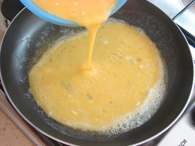 Karışık Omlet - Yapılışı (5/16) 