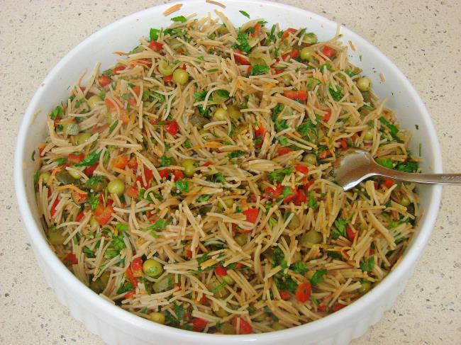 Kavrulmuş Tel Şehriye Salatası - Yapılışı (8/12) 