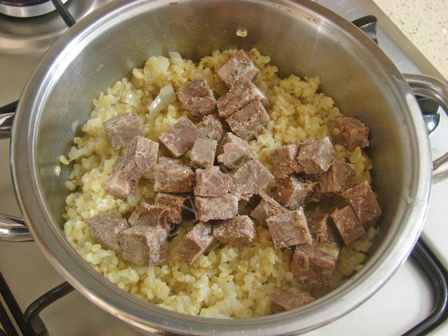 Kavurmalı Bulgur Pilavı - Yapılışı (8/12) 