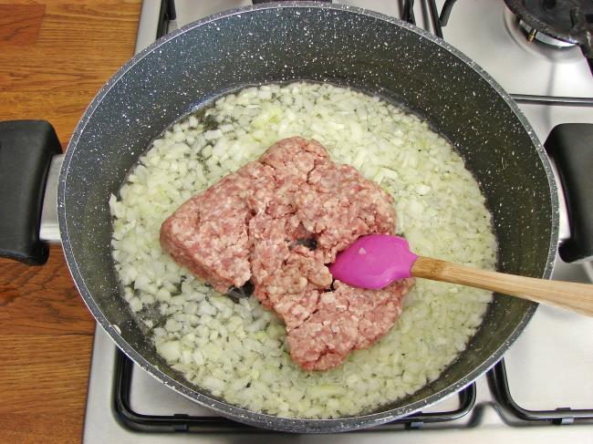 Kıymalı Börülce Yemeği - Yapılışı (4/12) 