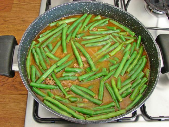 Kıymalı Börülce Yemeği - Yapılışı (9/12) 