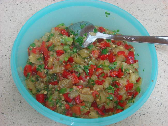 Patlıcan Salatası - Yapılışı (5/8) 