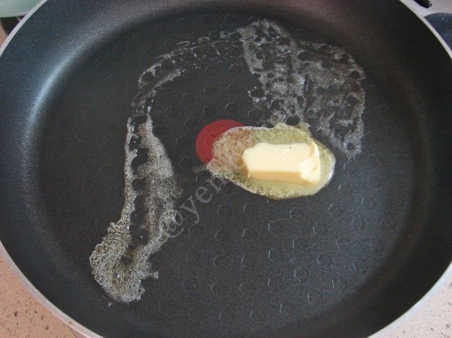 Tavada Lavaş Böreği - Yapılışı (4/12) 