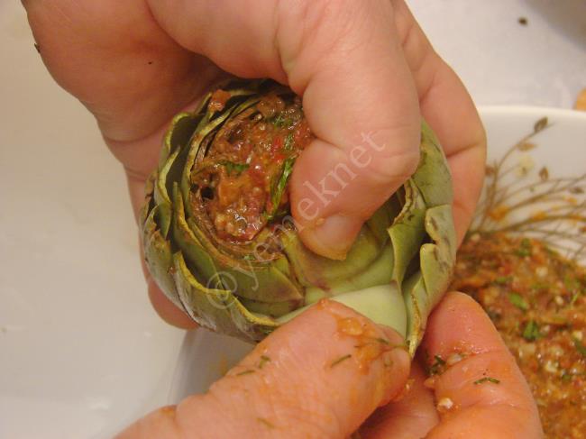 Yapraklı Taze Enginar Dolması - Yapılışı (16/24) 