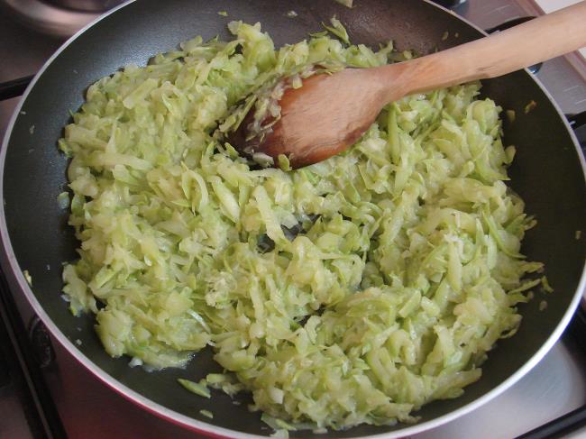 Yoğurtlu Kabak Salatası - Yapılışı (3/12) 