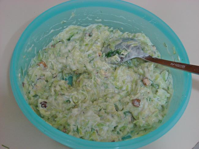 Yoğurtlu Kabak Salatası - Yapılışı (8/12) 