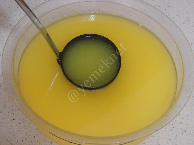 1 Limon 1 Portakaldan 3 Litre Limonata - Yapılışı (9/12) 