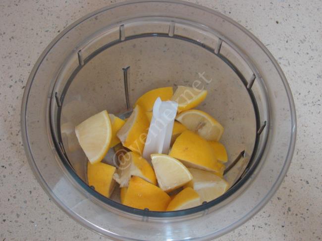 Dondurulmuş Limondan Limonata - Yapılışı (4/12) 