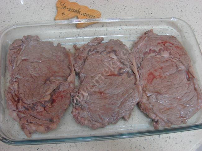 Fırında Salçalı Biftek - Yapılışı (6/16) 