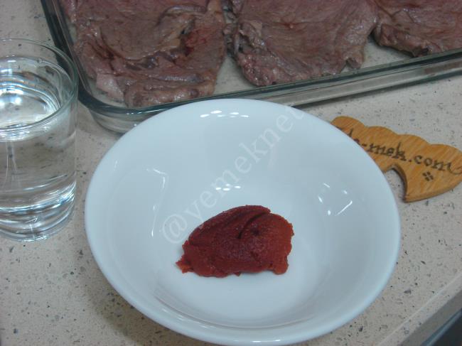 Fırında Salçalı Biftek - Yapılışı (7/16) 