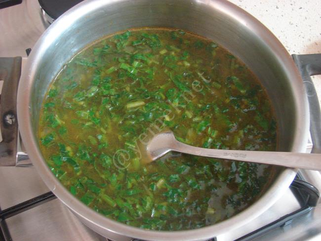 Ispanaklı Şehriye Çorbası - Yapılışı (6/12) 