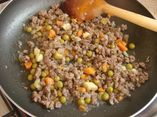 Kıymalı Talaş Böreği - Yapılışı (4/16) 