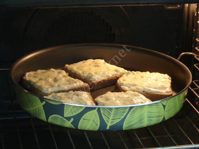 Peynirli Ekmek Dilimleri - Yapılışı (8/12) 