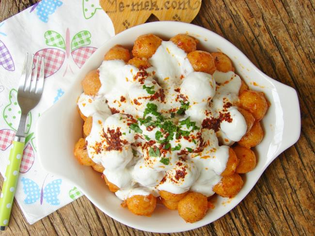 Yoğurtlu Bulgur Köftesi - Yapılışı (18/20) 