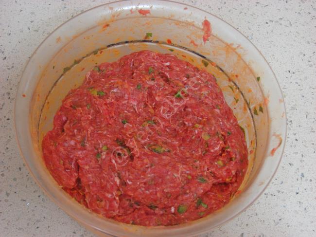 Yufkalı Şiş Köfte - Yapılışı (4/20) 