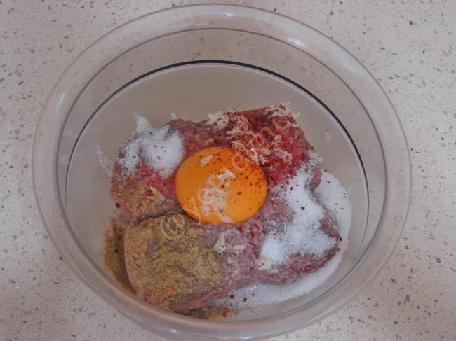 Akçaabat Köftesi - Yapılışı (2/8) 