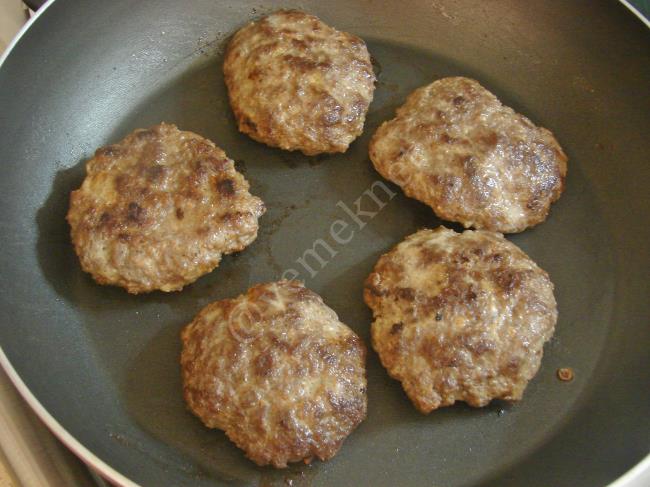 Akçaabat Köftesi - Yapılışı (5/8) 