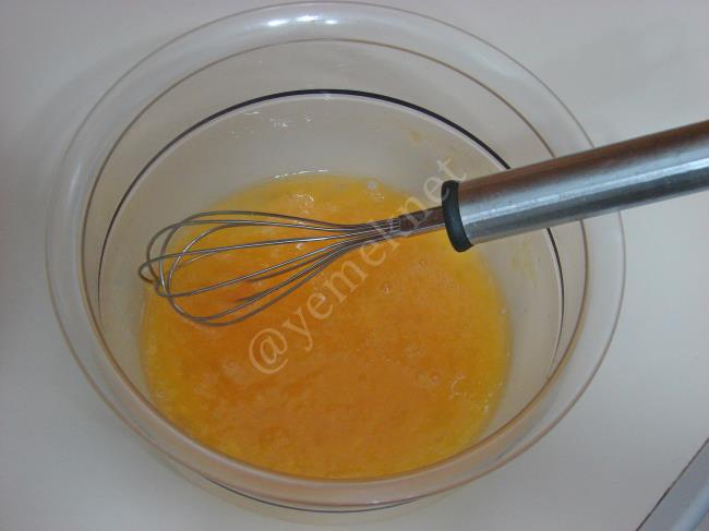 Çikolatalı Kaşık Dökmesi - Yapılışı (3/16) 