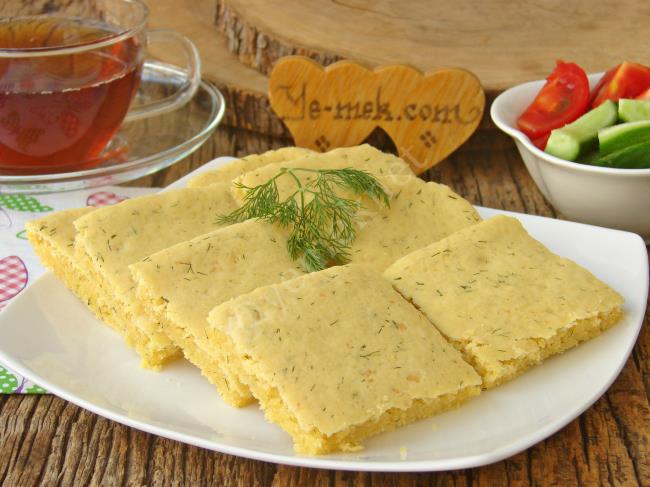 Tuzlu Kek Kıvamında Ezber Bozan Bir Ekmek : Peynirli Dereotlu Mısır Ekmeği