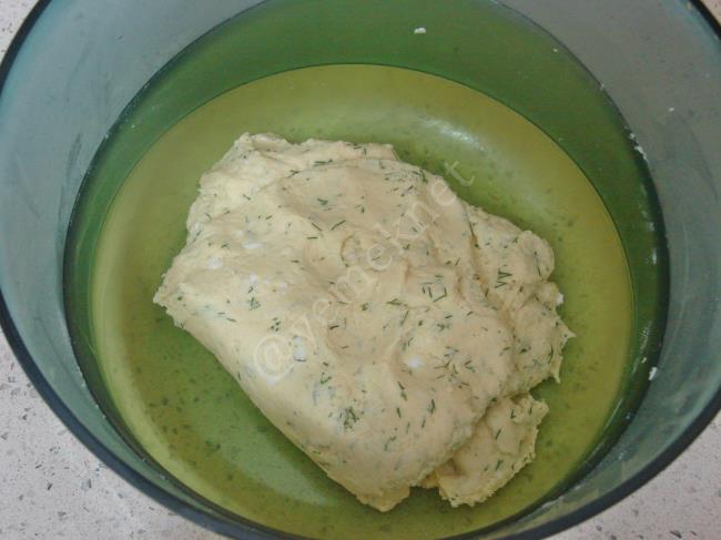 Peynirli Dereotlu Mısır Ekmeği - Yapılışı (6/12) 