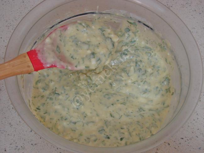 Peynirli Tava Keki - Yapılışı (6/12) 