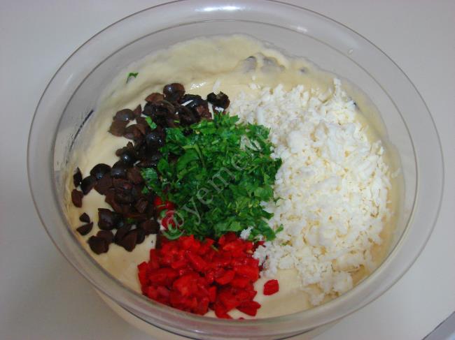 Peynirli Tuzlu Top Kek - Yapılışı (7/12) 