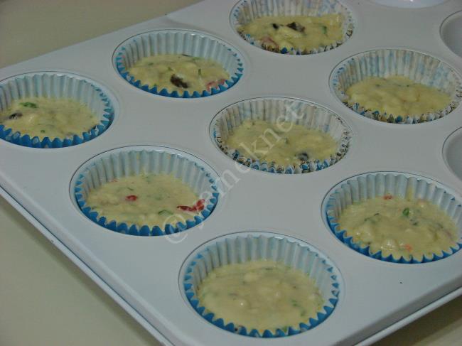 Peynirli Tuzlu Top Kek - Yapılışı (9/12) 