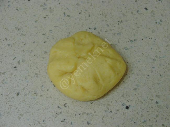 Tereyağlı Mısır Unlu Poğaça - Yapılışı (7/16) 