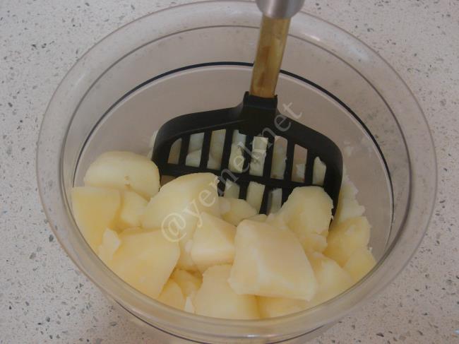 Yoğurtlu Patates Topları - Yapılışı (3/12) 