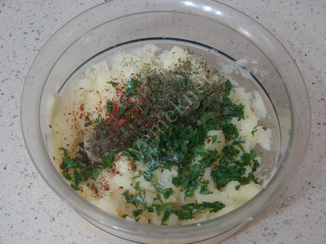 Yoğurtlu Patates Topları - Yapılışı (5/12) 